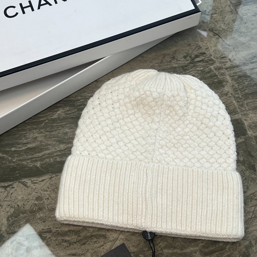 Unused Chanel 24B Popular Knit Hat White Women's hat - Picture 6 of 6